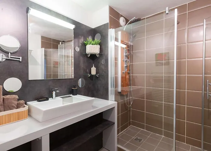 Апартаменты De Standing A Lary Village - 8 Personnes - Wifi - Fr-1-296-475 Сен-Лари-Сулан